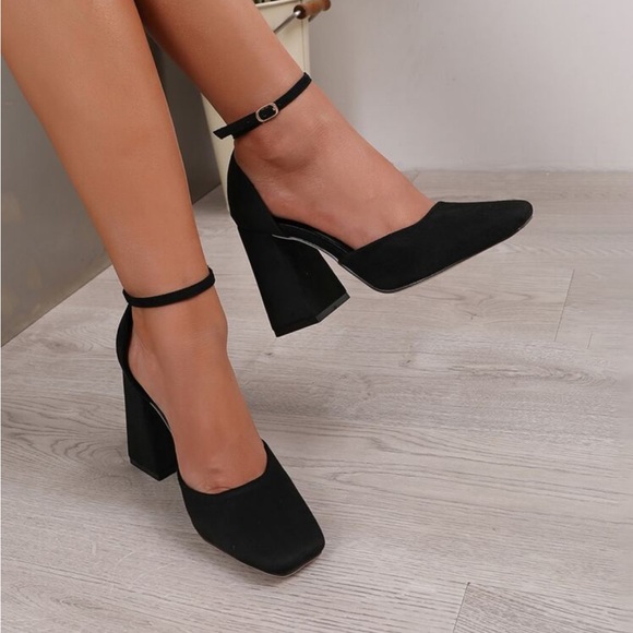 Square Toe Ankle Strap black thick chunky heels - Picture 3 of 3